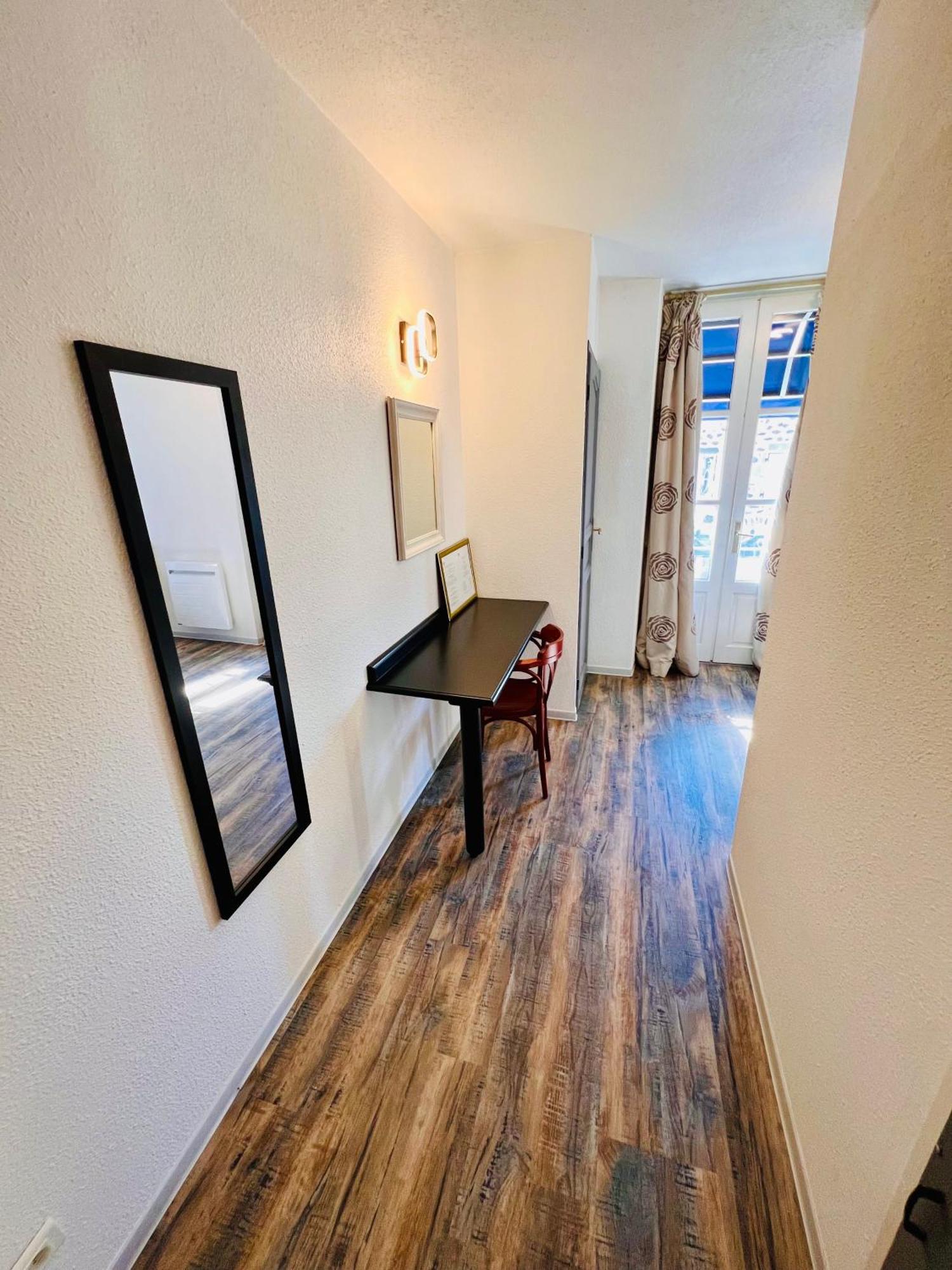 Logis Hotel Le Relais Des Remparts Allanche Kültér fotó